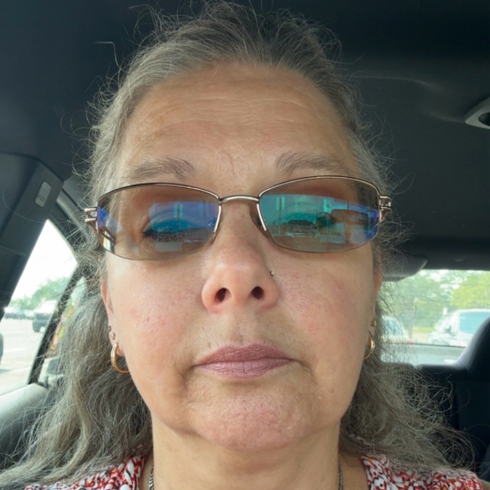 Meet your Posher, Christine